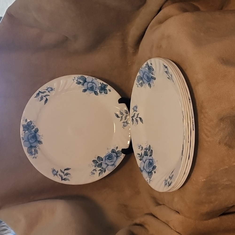 6- "Blue Velvet"  9 inch Corelle Dinner Plates